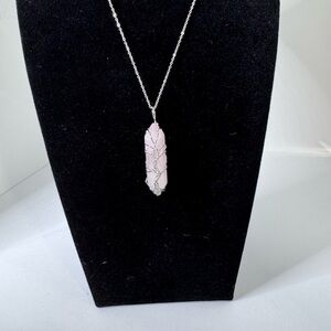 Elegant Rose Quartz Pendant Necklace
